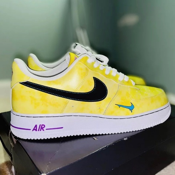 RARE: Nike peace&love collection Air Force 1